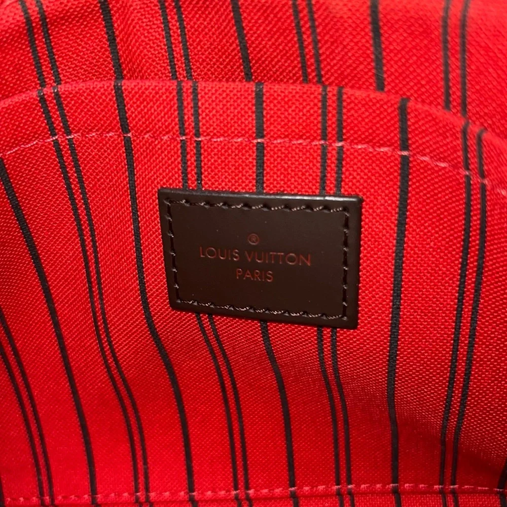 Louis Vuitton reposhing this